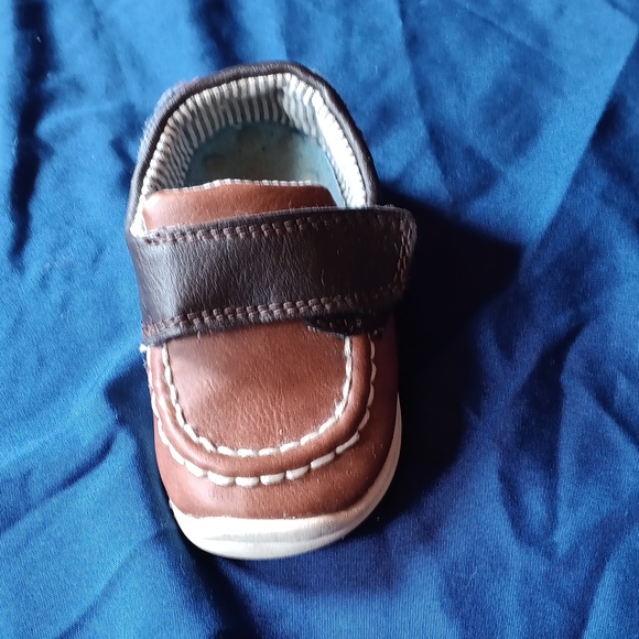 Carter's baby shoes - Picture 4 of 7